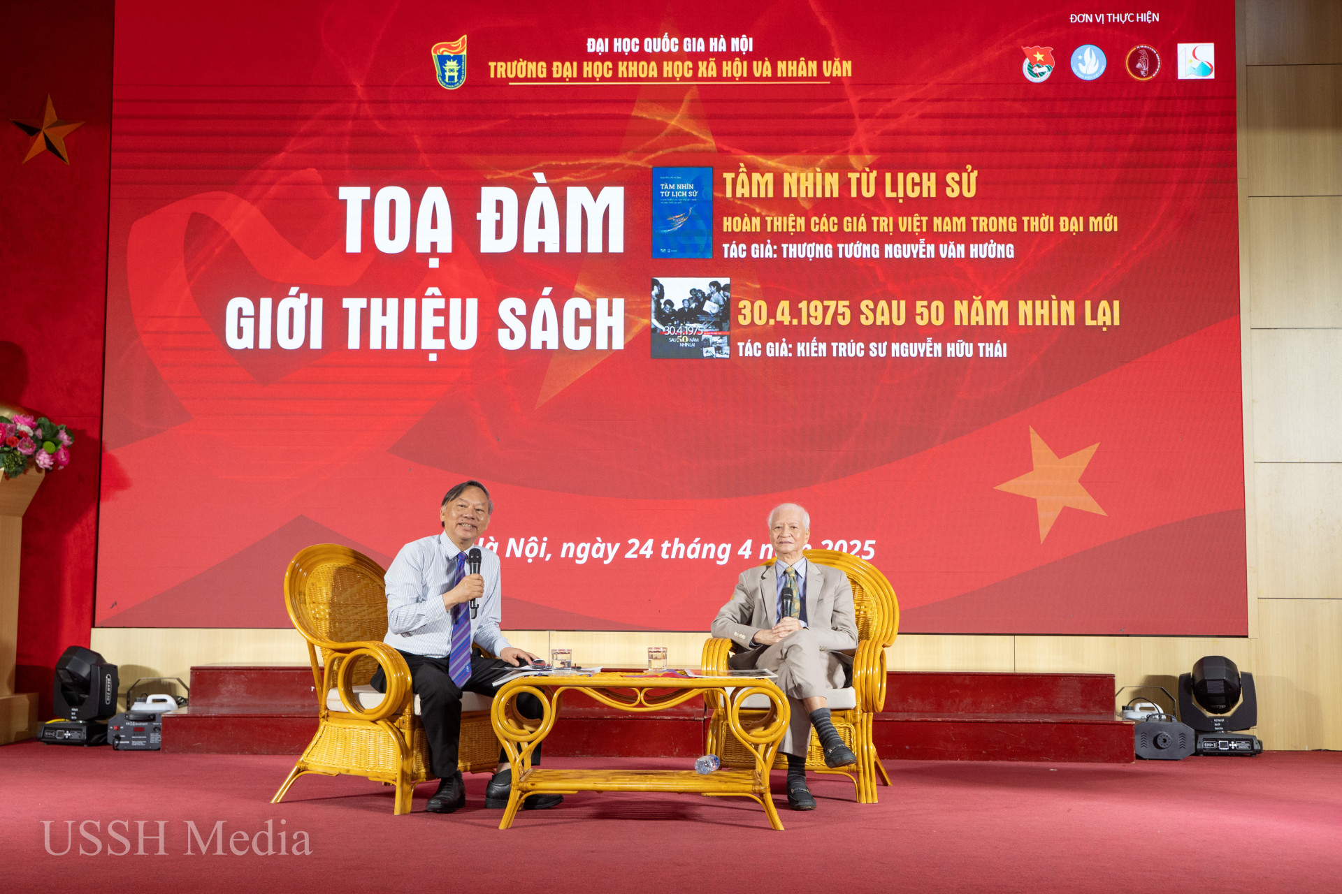 ussh trung bay sach 16