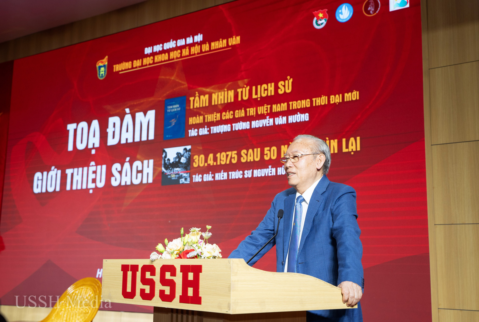 ussh trung bay sach 3
