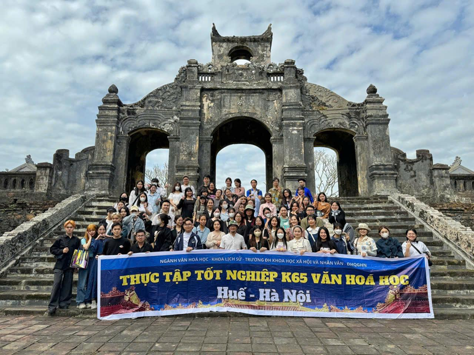 Văn hóa học - chiếc phao định mệnh đưa tôi ra biển lớn