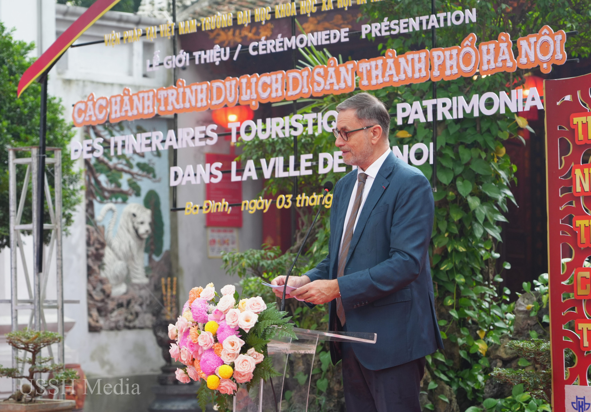 2ussh hanh trinh di san hn 20