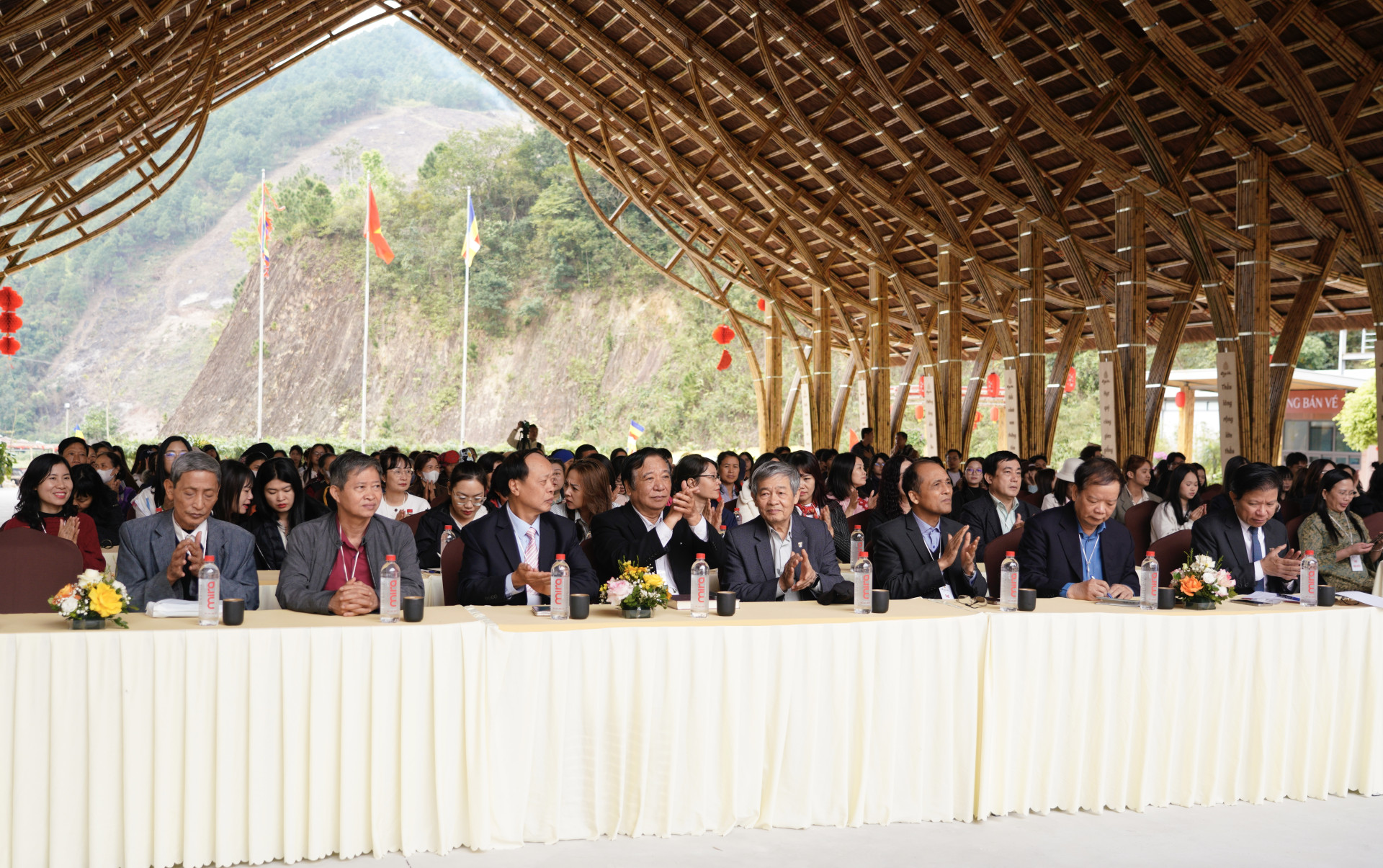 Trường ĐH KHXH&NV hợp tác trong việc đưa di tích Ngoạ Vân thành điểm đến văn hóa, tâm linh mẫu mực