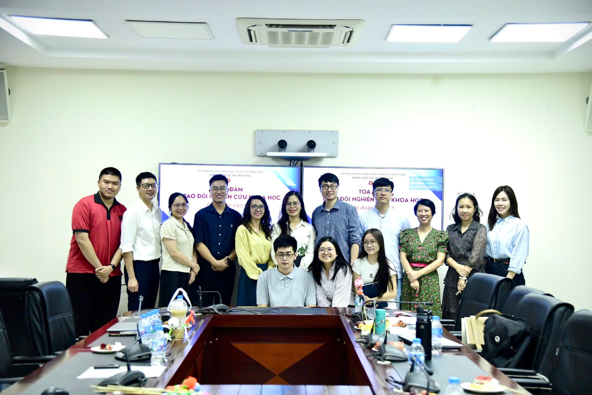 TỌA ĐÀM “TRAO ĐỔI NGHIÊN CỨU KHOA HỌC” CỦA CHI ĐOÀN CÁN BỘ - LAN TỎA TINH THẦN HỌC THUẬT VÀ KẾT NỐI NGHIÊN CỨU LIÊN NGÀNH