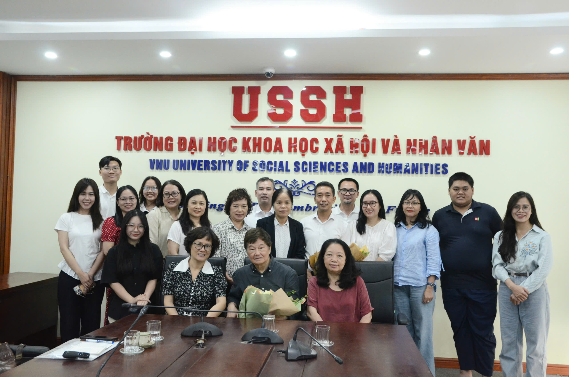NHÌN LẠI TOẠ ĐÀM KHOA HỌC: “CÔNG GIÁO VỚI VẤN ĐỀ GIAO THOA VÀ TIẾP BIẾN VĂN HÓA ĐÔNG - TÂY Ở VIỆT NAM THẾ KỶ XVI - XIX”